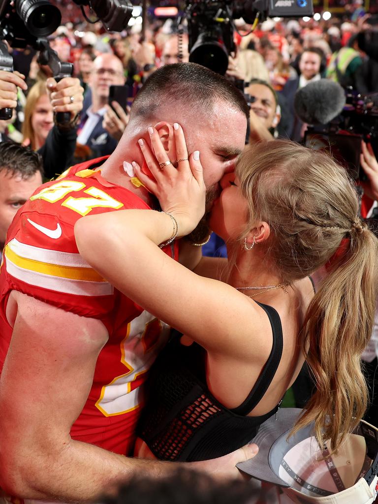 It was a Hollywood love story at the Super Bowl. (Photo by Ezra Shaw/Getty Images)