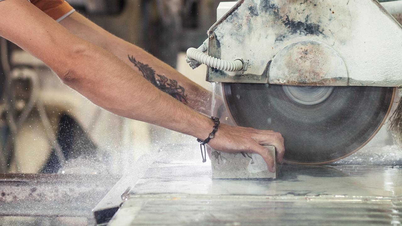 Deadly benchtops allegedly sold to Victorian businesses