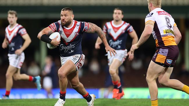 SYDNEY, AUSTRALIA - AUGUST 04: Jared Waerea-Hargreaves of the Roosters runs the ball during the round 21 NRL match between the Sydney Roosters and the Brisbane Broncos at the Sydney Cricket Ground on August 04, 2022, in Sydney, Australia. (Photo by Cameron Spencer/Getty Images)