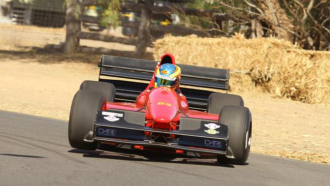 Dean Amos won the 2019 Historic Leyburn Sprints setting a lap record of 39.794 seconds.