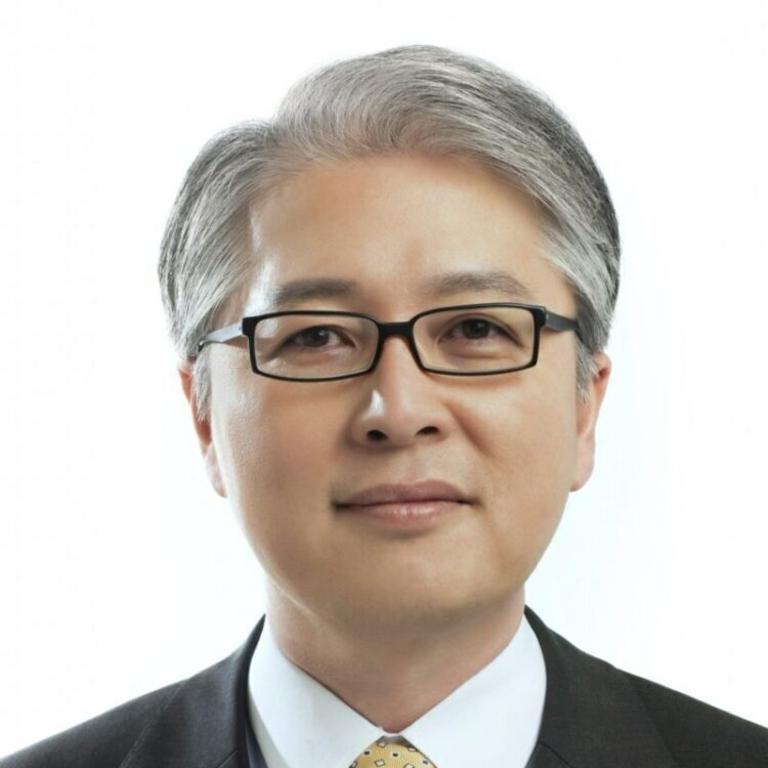 LG CEO Brian Kwon was formerly head of the mobile communications division.