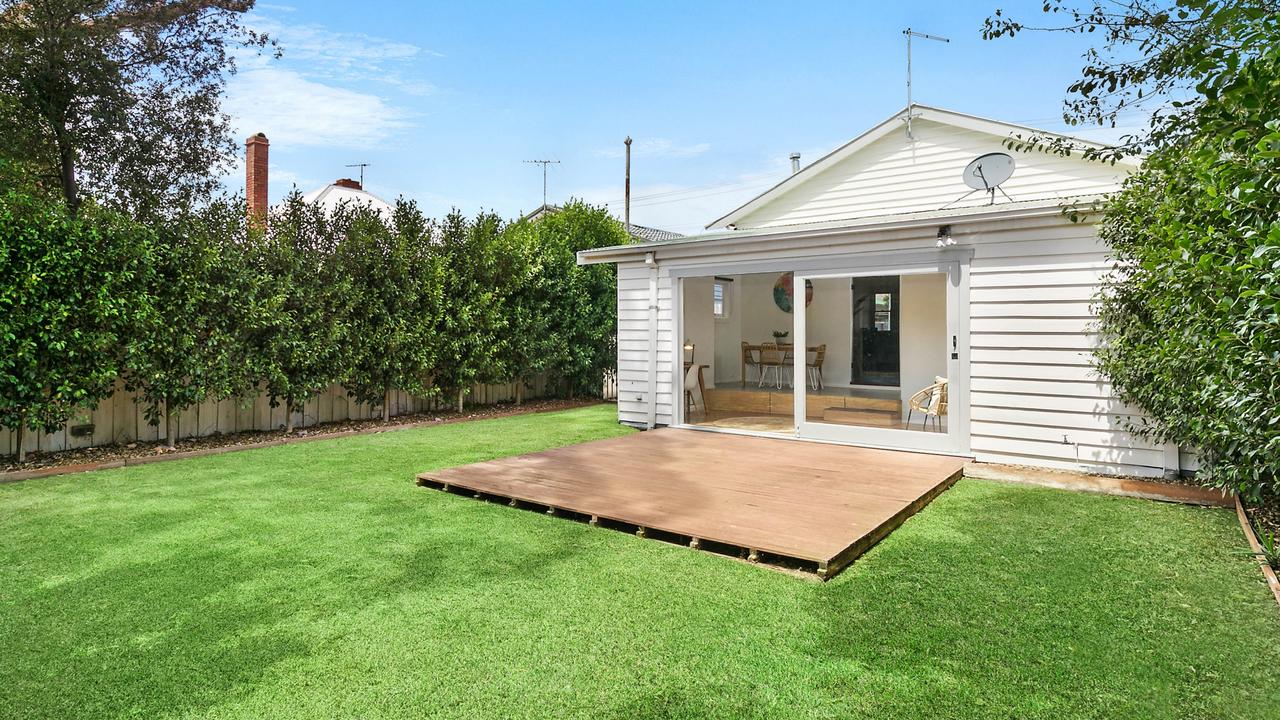 Geelong real estate Geelong West cottage passes in at auction news