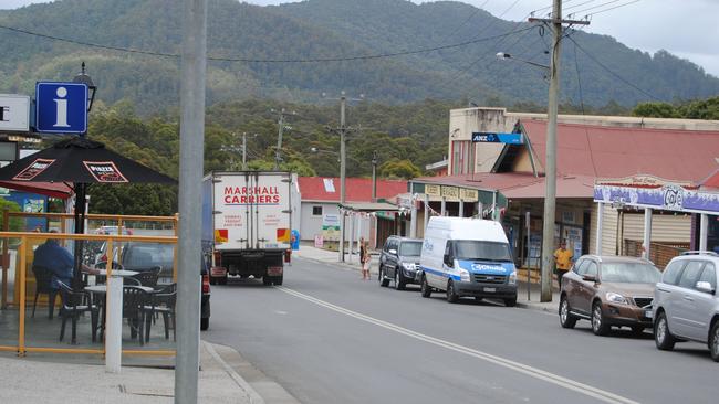 A truck going through sleepy Rosebery in Tasmania Photo Alf Wilson / Big Rigs