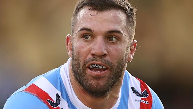 SYDNEY, AUSTRALIA - APRIL 25: James Tedesco of the Roosters runs the ball during the round seven NRL match between the Sydney Roosters and the St George Illawarra Dragons at the Sydney Cricket Ground, on April 25, 2021, in Sydney, Australia. (Photo by Cameron Spencer/Getty Images)