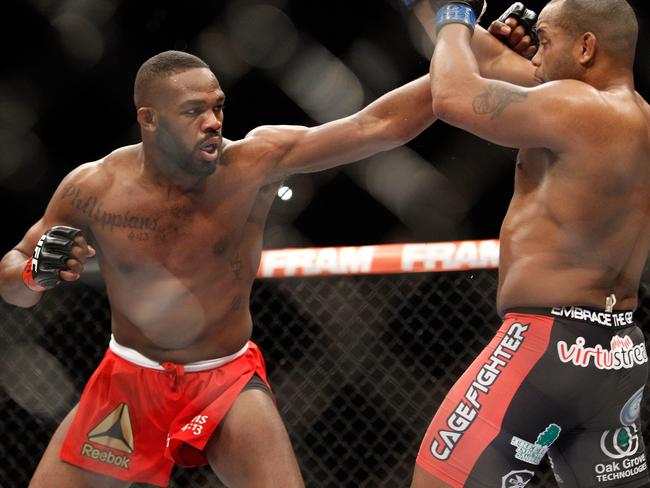 Jones lands another blow on Cormier.