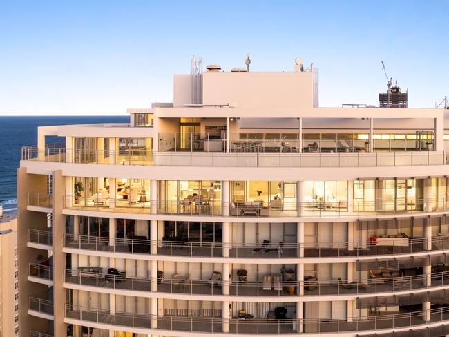 Jaw-dropping penthouse four times bigger than average house