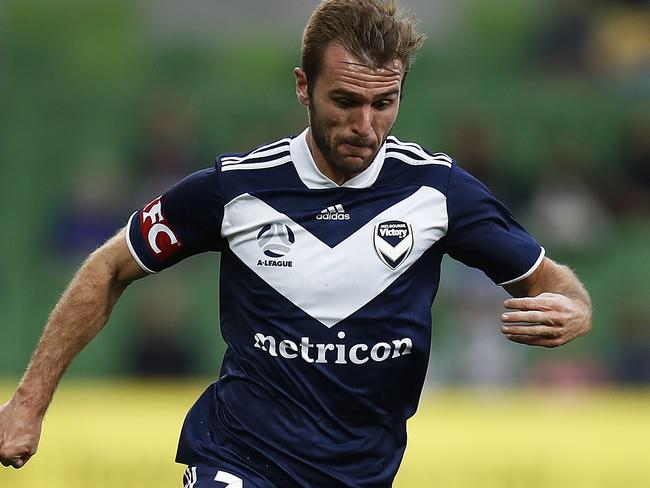 MELBOURNE, AUSTRALIA - MAY 02: Callum McManaman of the Victory runs with the ball during the A-League match between Melbourne Victory and Central Coast Mariners at AAMI Park, on May 02, 2021, in Melbourne, Australia. (Photo by Daniel Pockett/Getty Images)