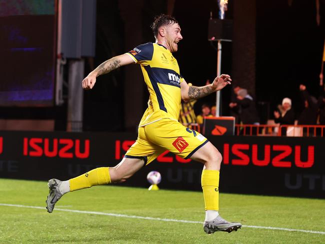 Ryan Edmondson bagged a grand final brace as the Central Coast Mariners beat the Victory in the A-League decider. Picture: Getty Images