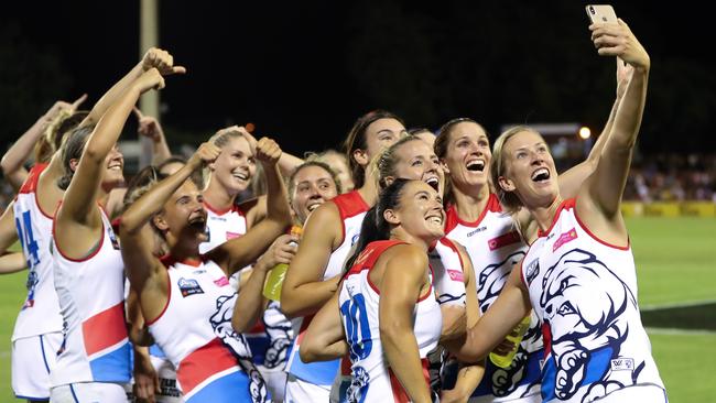 The Bulldogs celebrate their win with a selfie.