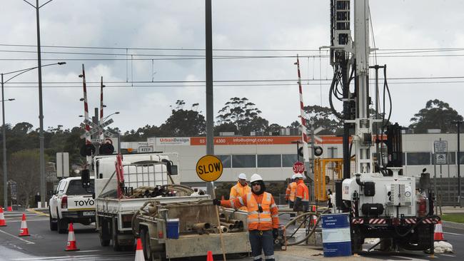 Investigation works at the Gap Rd/Horne St intersection for the level crossing are now underway.