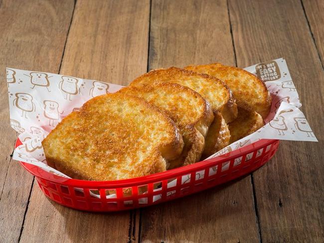 Aussies were devastated when Sizzler, home of the iconic cheese toast, closed its door in November 2020.