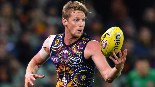 Rory Sloane on the prowl, scanning for options. Picture: AAP Image/David Mariuz