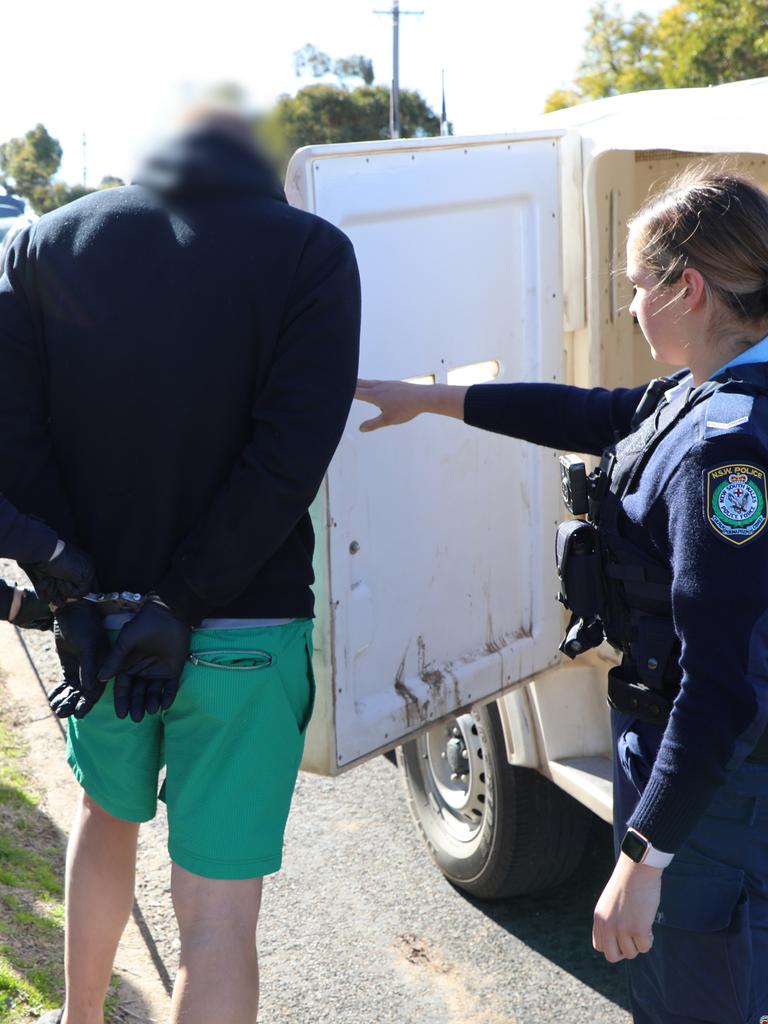 Nsw Police Uncover Trove Of Guns, Charge Four Over Griffith Extortion 