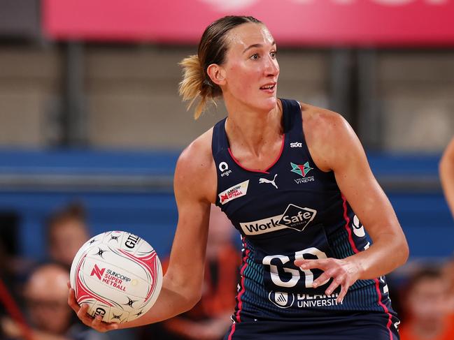 SYDNEY, AUSTRALIA - APRIL 28: Emily Mannix of the Vixens looks to pass during the round three Super Netball match between Giants Netball and Melbourne Vixens at Ken Rosewall Arena, on April 28, 2024, in Sydney, Australia. (Photo by Mark Kolbe/Getty Images)