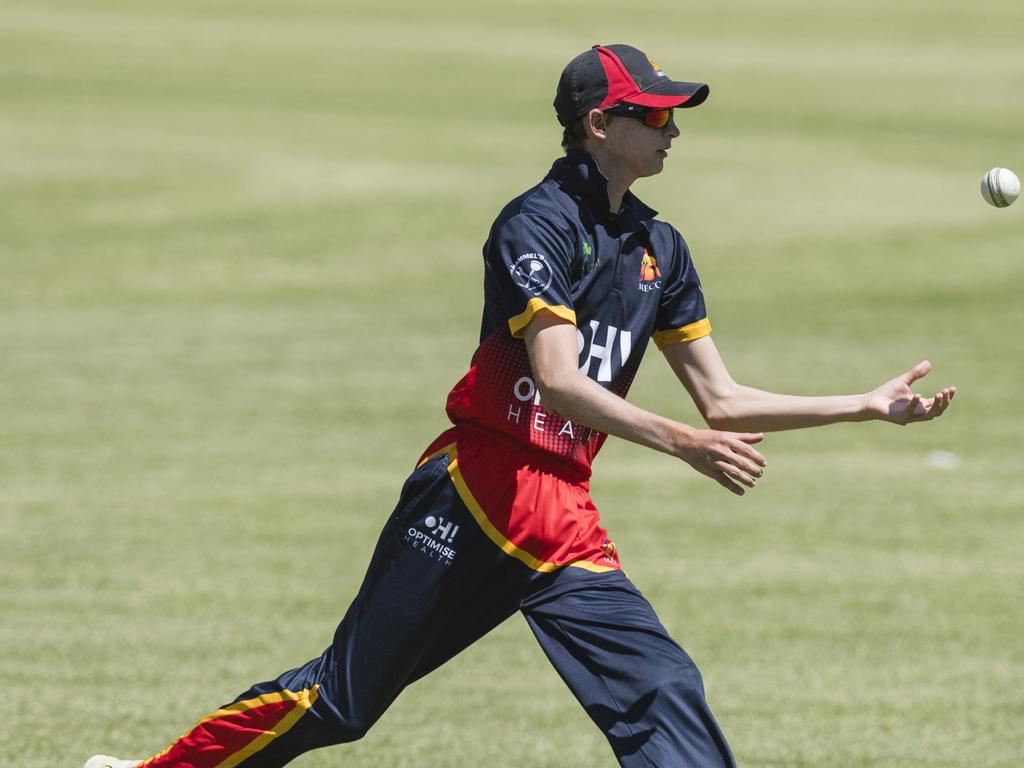 A Metropolitan-Easts fielder in action against Northern Brothers Diggers in Toowoomba Cricket B Grade One Day grand final at Captain Cook Reserve, Sunday, December 10, 2023. Picture: Kevin Farmer