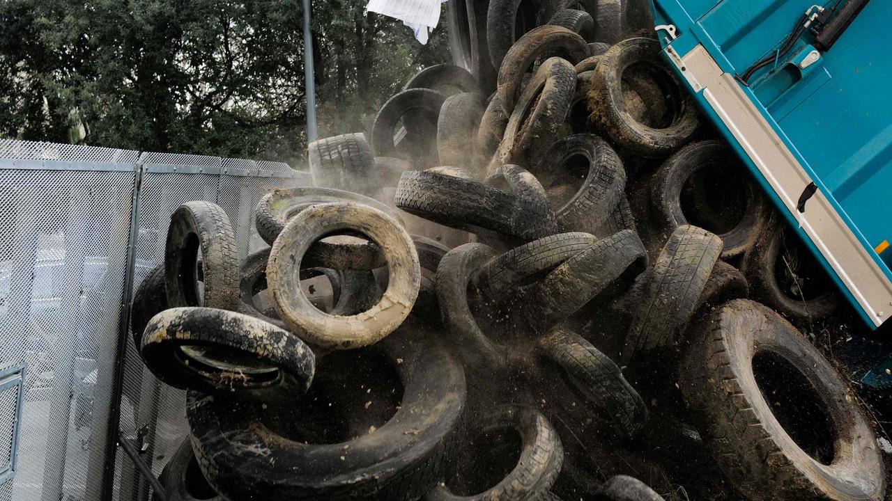 The Queensland Department of Environment and Science compliance officers conducted a three-month blitz on waste operators, issuing more than $100K in fines. A focus of the operation was stockpiling tyres.