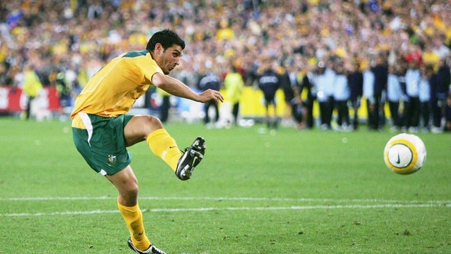 John Aloisi nails his penalty - and sends Australia to the 2006 World Cup. Picture: Getty