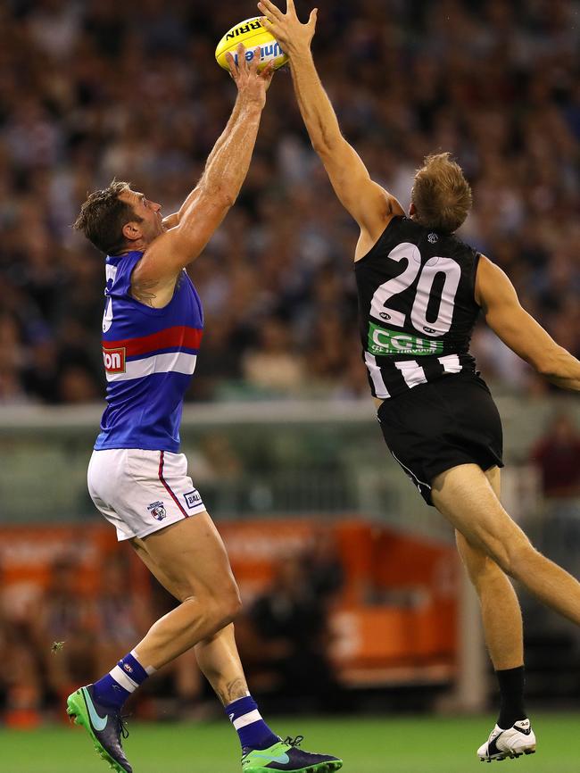 Cloke playing against his former teammates. Picture: Michael Klein