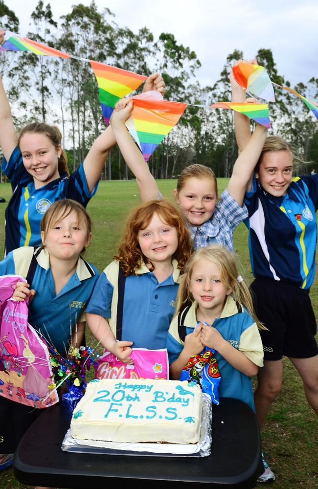 Forest Lake State School Year 6 students will this year debut a new type of senior shirt, which will no longer feature names of the graduating class on the back. Photo: File/ David Nielsen