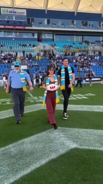 Cast of 'Good Cop-Bad Cop' kick off Titans game