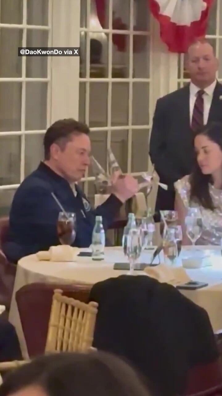 'So weird'- Musk mocked for bizarre table habit