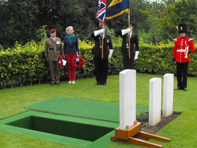 Villers-Bretonneux cemeteries: Unknown WWI soldier buried | The Advertiser