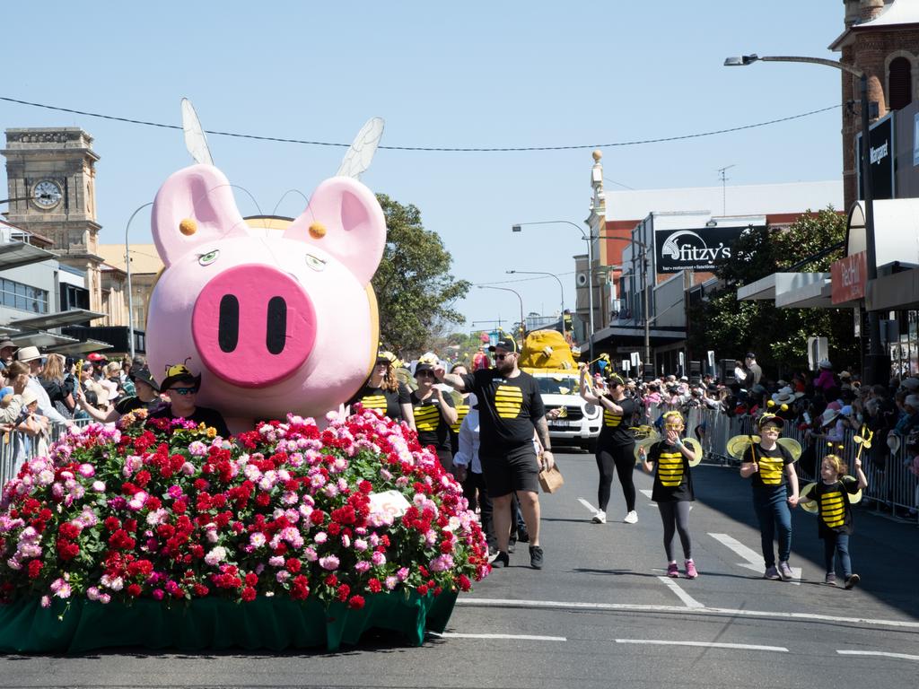 Heritage Bank float in the Grand Central Floral ParadeCarnival of FlowersSaturday September 16, 2023