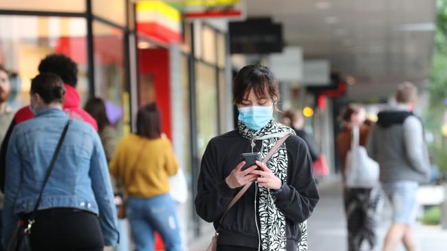 Geelong shoppers wearing masks in the CBD as Victoria records yet another significant increase of Covid 19 virus infections. Picture: Peter Ristevski