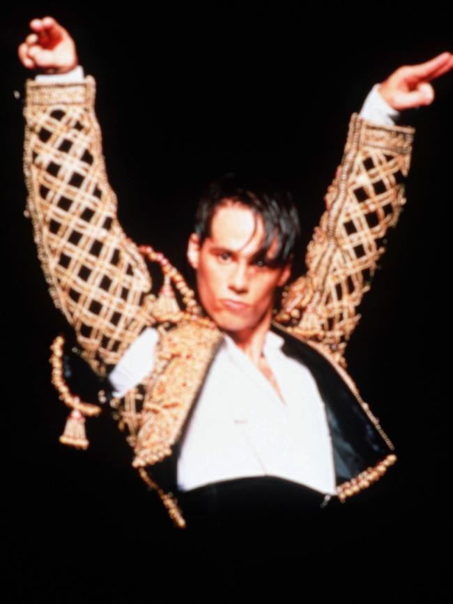 Paul Mercurio in the lead role performing the Paso Doble.