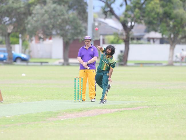 Palm Beach Currumbin (batting) vs. Helensvale in Community Div 1 Gurmanjot Jassal. 25 November 2023 Palm Beach Picture by Richard Gosling