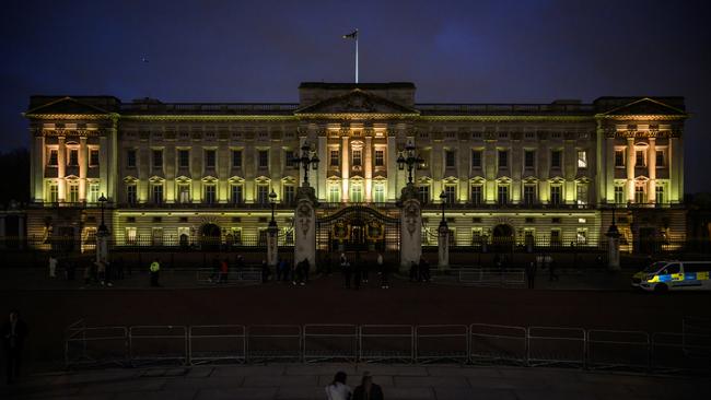 LONDON, UNITED KINGDOM - FEBRUARY 05: A general view of the exterior of Buckingham Palace, the administrative headquarters of the monarch of the United Kingdom, on February 05, 2024 in London, United Kingdom. (Photo by Leon Neal/Getty Images)