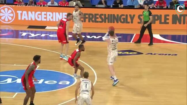 Waardenburg's monster dunk for Taipans