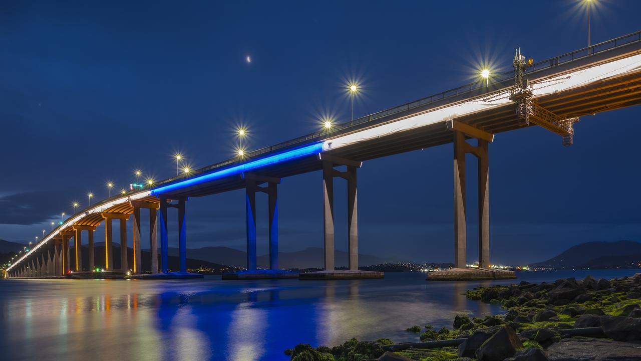 Touching tribute to lives lost in Tasman Bridge catastrophe