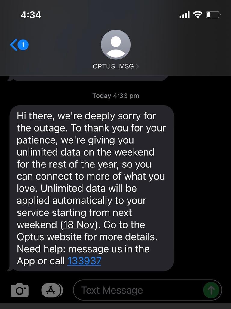 Optus customers have begun to receive this message offering apologies over the outage.