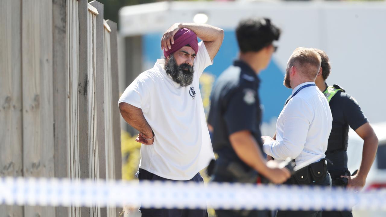 Police set up a crime scene in the southwest Melbourne suburb. Picture: NewsWire / David Crosling