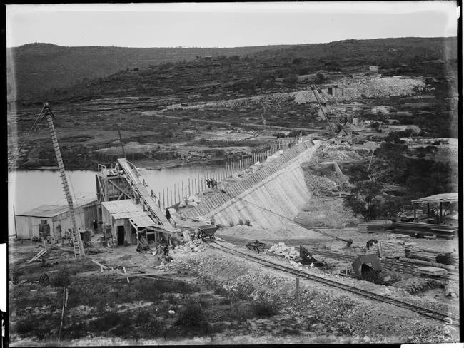 Work to raise the Manly Dam wall in 1922. Picture: State Library of NSW