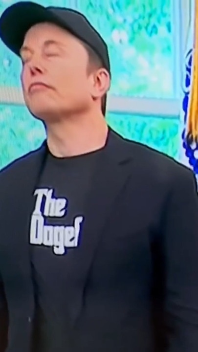 Bizarre footage of Musk during White House farewell