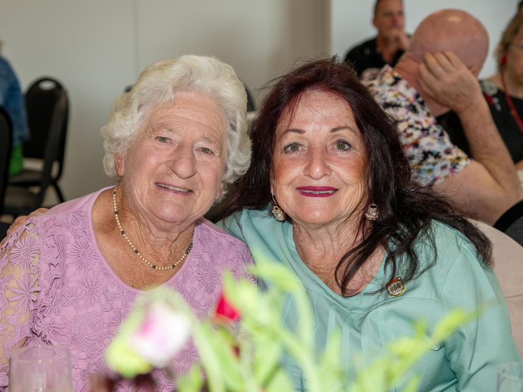 Shirley Cronk (left) and Sheryl Lothian. Chronicle Garden Competition, awards presentation at Oaks Toowoomba Hotel.Thursday September 14, 2023
