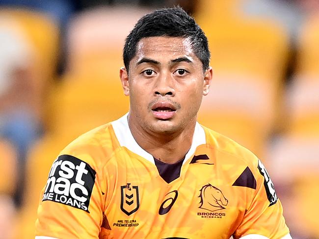 BRISBANE, AUSTRALIA - MAY 14:  Anthony Milford of the Broncos runs the ball during the round 10 NRL match between the Manly Sea Eagles and the Brisbane Broncos at Suncorp Stadium on May 14, 2021, in Brisbane, Australia. (Photo by Bradley Kanaris/Getty Images)