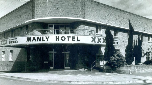 The Manly Hotel in 1958.