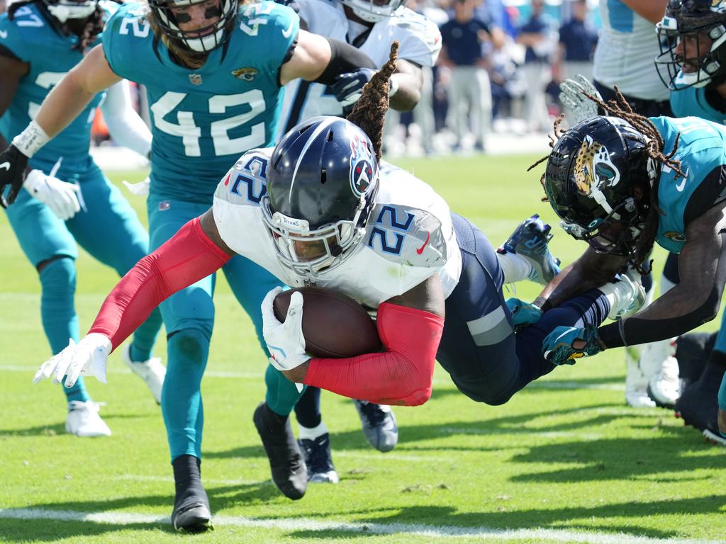 Mike Jones, Defensive End for the Tennessee Titans during the News Photo  - Getty Images