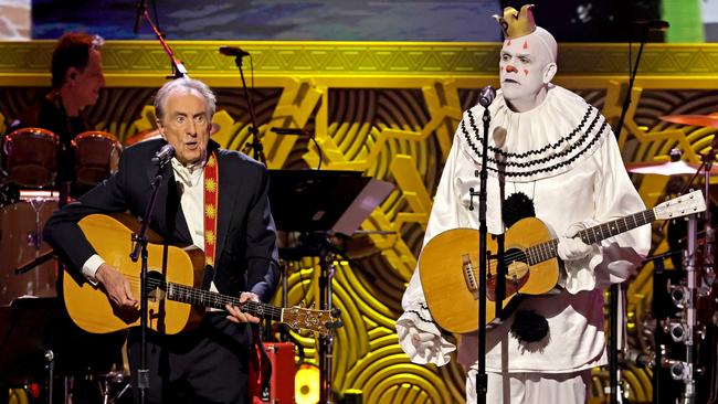 Eric Idle (left) and Puddles Pity Party perform onstage in 2022 at a Paul Simon tribute in Hollywood, California. Picture: Kevin Winter/Getty