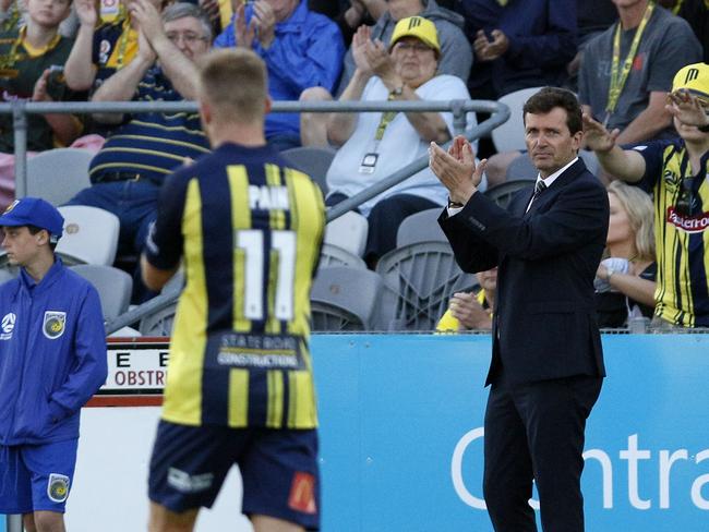 Mariners coach Michael Mulvey applauds the efforts of Connor Pain as he is replaced during the round 2 A-League match between the Central Coast Mariners and Melbourne City at Central Coast Stadium in Gosford, Saturday, October 27, 2018. (AAP Image/Darren Pateman) NO ARCHIVING, EDITORIAL USE ONLY