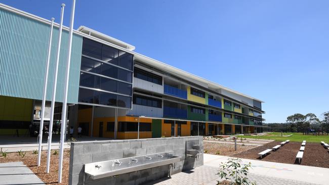 The $22 million Wentworth Point Public School has opened but no classrooms have airconditioning. Picture: Peter Rae