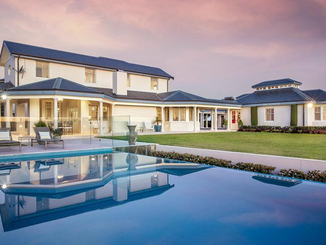 This Elanora Heights property offers a bit more privacy but is just as luxurious.