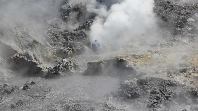 Camps Flegrei: Supervolcano in Italy thought to have wiped Neanderthals ...