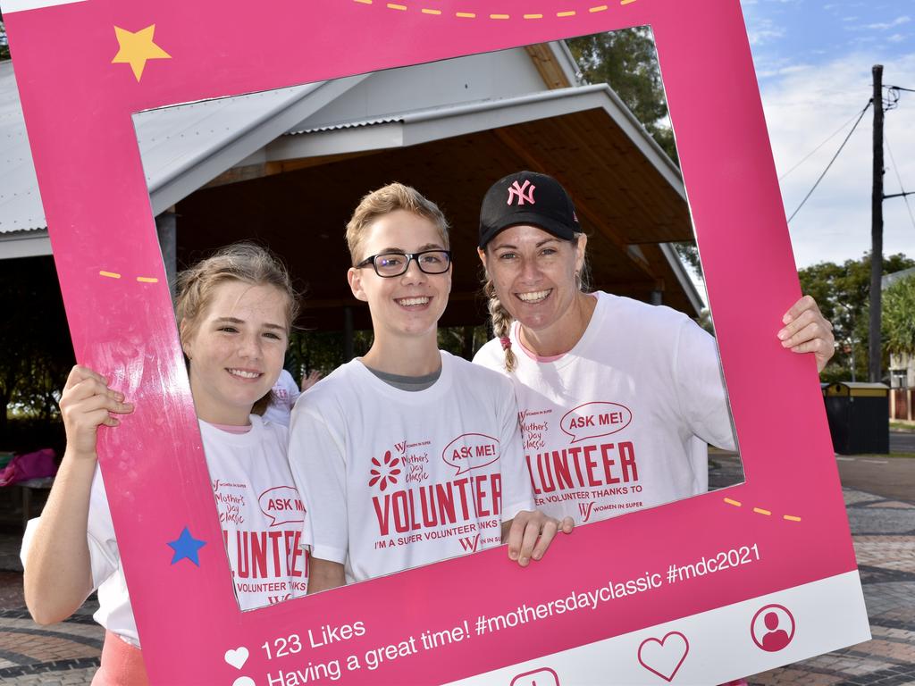 From about 7am on Mother’s Day morning, women across the Bay got their running shoes and pink outfits on, to support breast cancer research. Picture: Isabella Magee