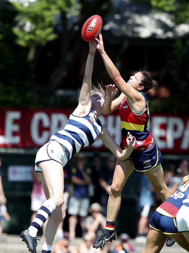 Jess Foley (right) rucking for the Crows in the AFLW this year. Picture: Sarah Reed