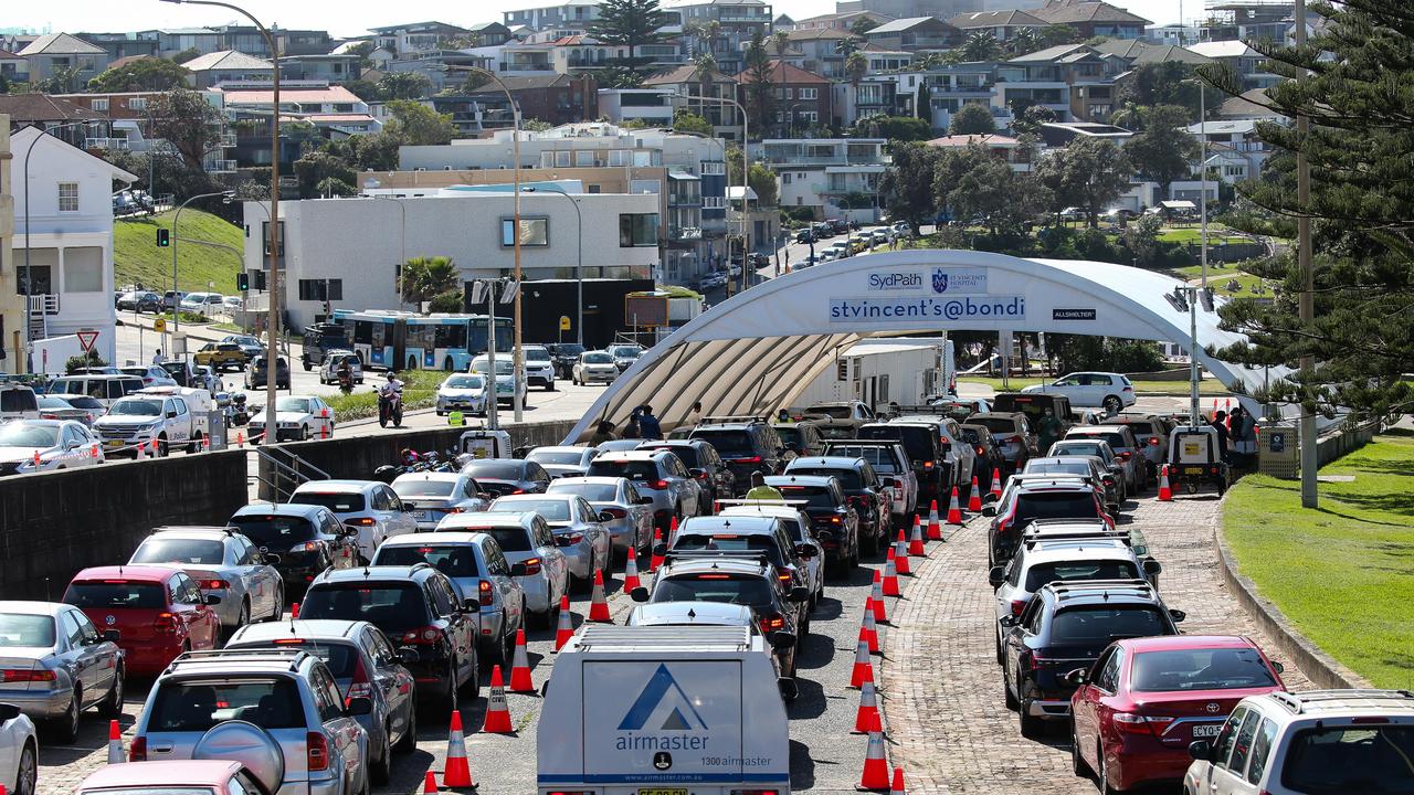 People are seen queuing in their cars at the Covid-19 testing site at Bondi Beach. Picture: NCA NewsWire / Gaye Gerard