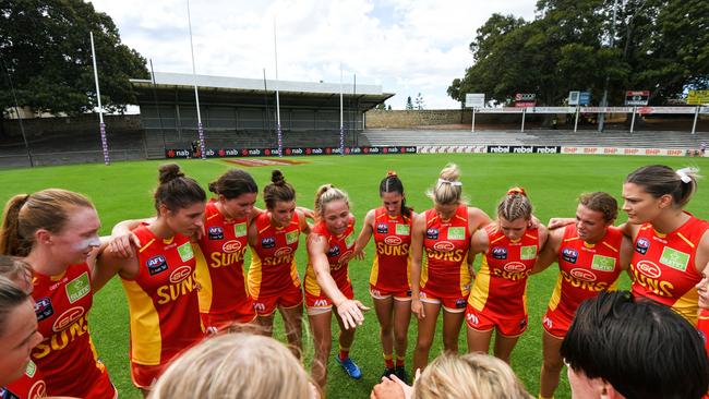 Leah Kaslar of the Suns speaks to the huddle at the start of the game during the 2020 AFLW Semi Final match between the Fremantle Dockers and the Gold Coast Suns at Fremantle Oval on March 21, 2020 in Fremantle, Australia. (Photo by Daniel Carson/AFL Photos via Getty Images)